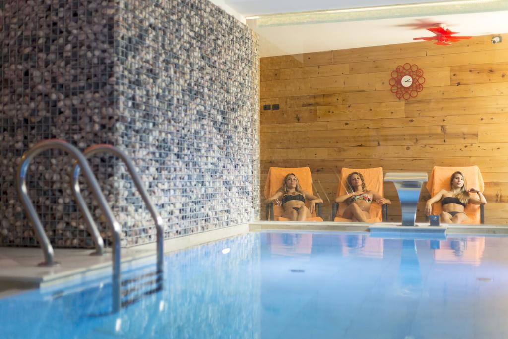 Hotel Carlone Breguzzo Ngoại thất bức ảnh